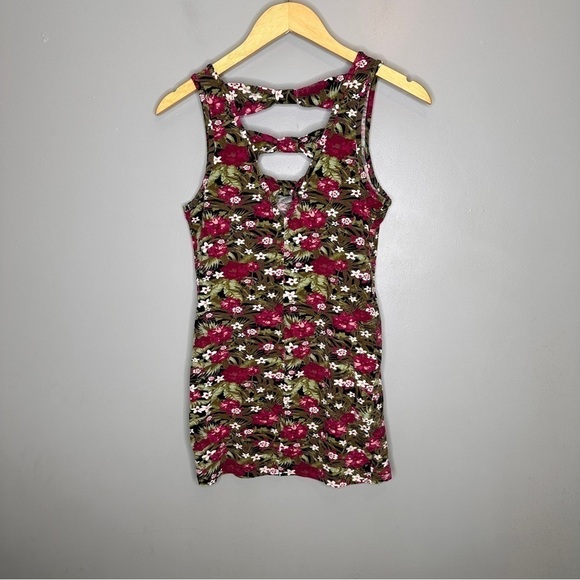 Forever 21 tropical print tank top - Picture 1 of 6